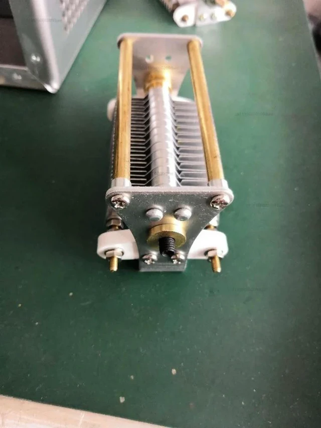 Main image of 13-130P Adjustable Air Capacitor, Voltage Value 1000V Air Capacitor