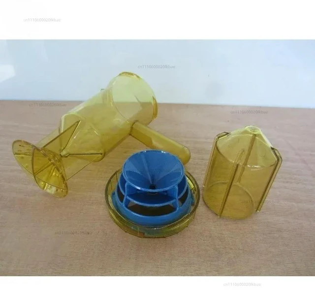 Alt view image 3 of 3 - Salt Sprinkler French Fries Salt Doser