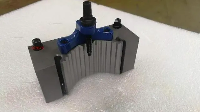 Alt view image 2 of 3 - BD32140 European Tool Holder Tool Holder
