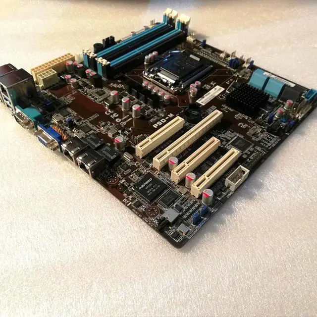 Alt view image 2 of 3 - Server Motherboard For P9D-M 1150 C224 Good