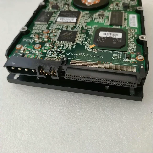 Alt view image 3 of 3 - HUS103014FL3600 10K 147G 68 PIN SCSI