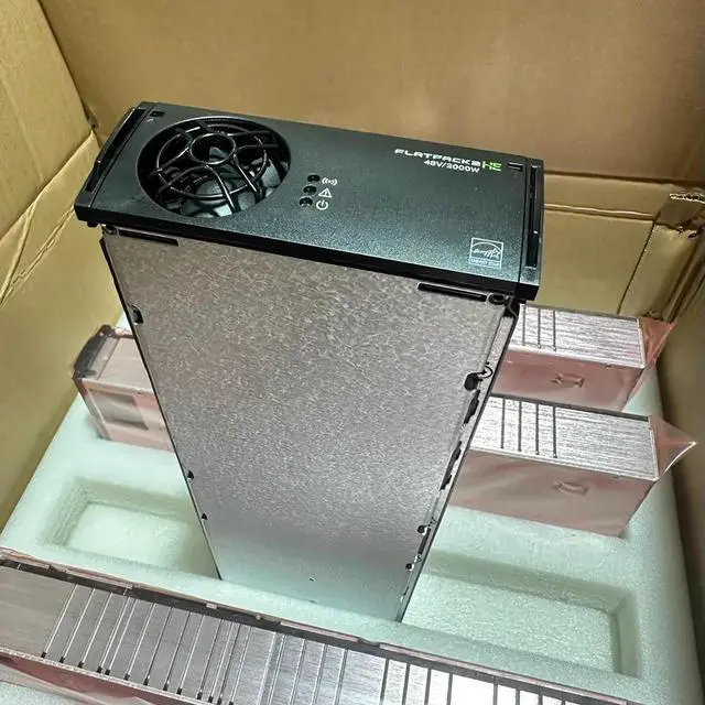 Alt view image 2 of 3 - 241115.105 Flatpack2 48/2000HE For elthigh efficiency rectifier 48V 2kw