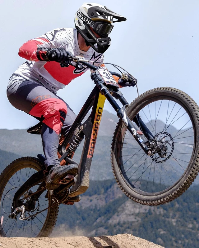 Alt view image 7 of 7 - MIPS Full Face MTB Helmet Lightweight & Ventilated for DH