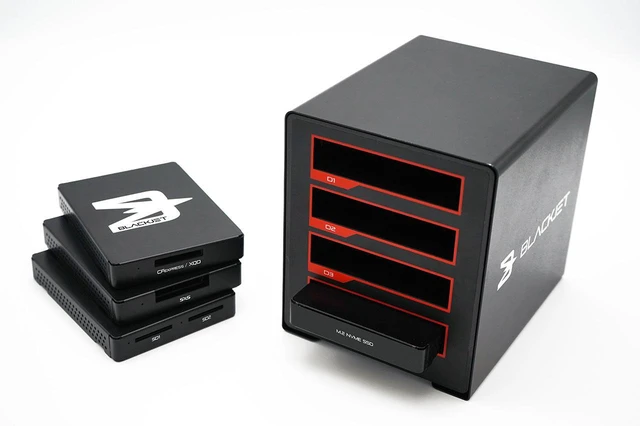 Alt view image 4 of 7 - BLACKJET TX-4DS 4-Bay Thunderbolt 3 Docking System