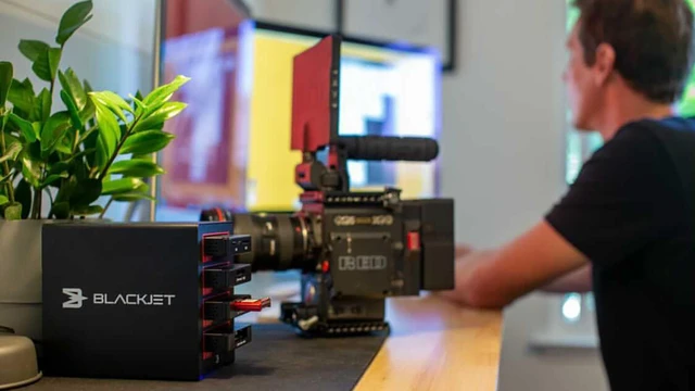 Alt view image 7 of 7 - BLACKJET TX-4DS 4-Bay Thunderbolt 3 Docking System