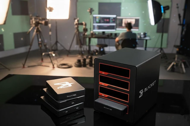 Alt view image 3 of 7 - BLACKJET TX-4DS 4-Bay Thunderbolt 3 Docking System