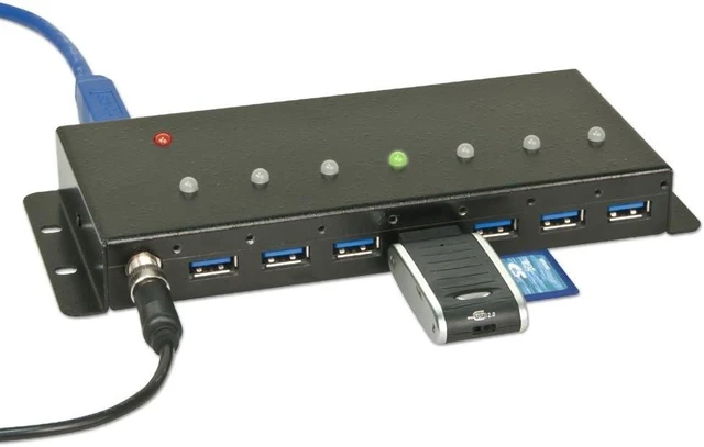 Alt view image 3 of 4 - Lindy USB 3.0 Industrial 7 Port Hub, Metal, 43128