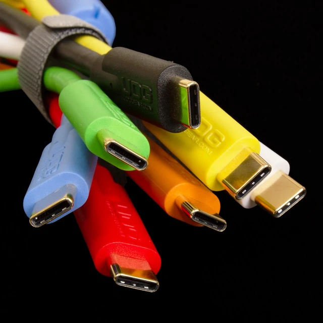 Alt view image 6 of 6 - UDG Ultimate USB Cable - USB 3.2 C-C - High-Speed, Audio Optimized - Red, Straight, 4.9 ft (U99001RD)