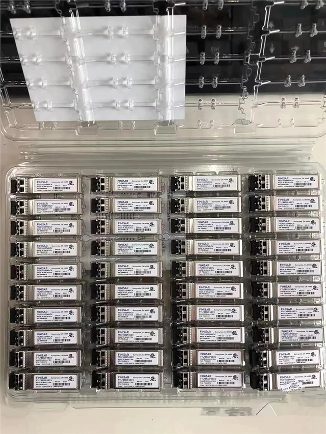 Alt view image 3 of 3 - 1Pcs 32G FC Fiber Optic Transceiver FTLF8532P4BCV 850nm Duplex LC SFP28 32GB SFP Fiber Module