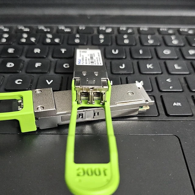 Alt view image 3 of 3 - Finisar FTLC1152RGPL6-FB 100G-CWDM4 Optical Transceiver, 1pc