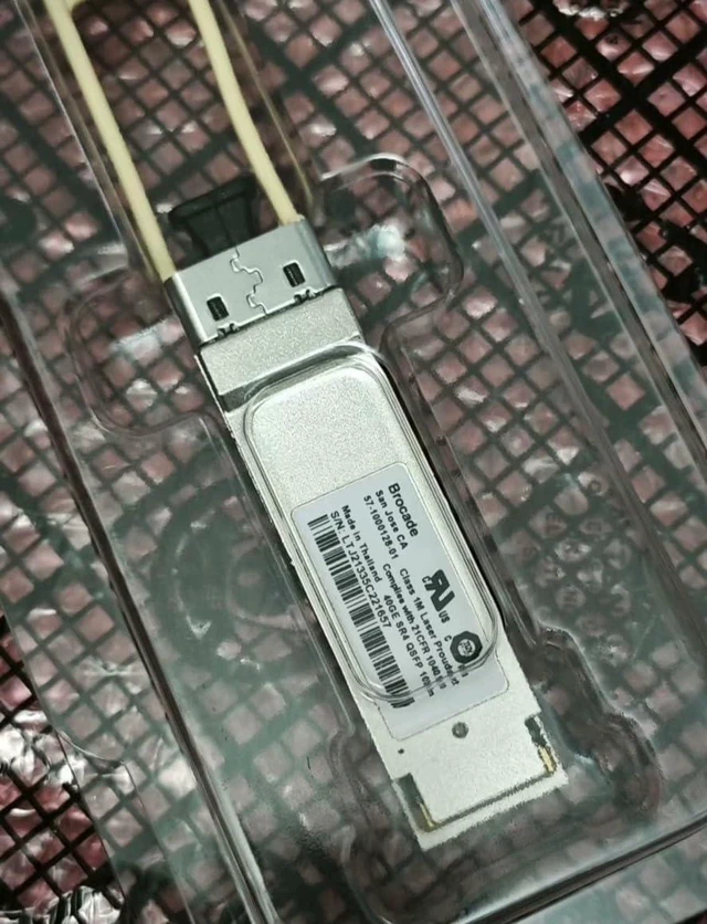 Main image of 40GBASE Transceiver Module for Brocade 57-1000128-01 40G-QSFP-SR4