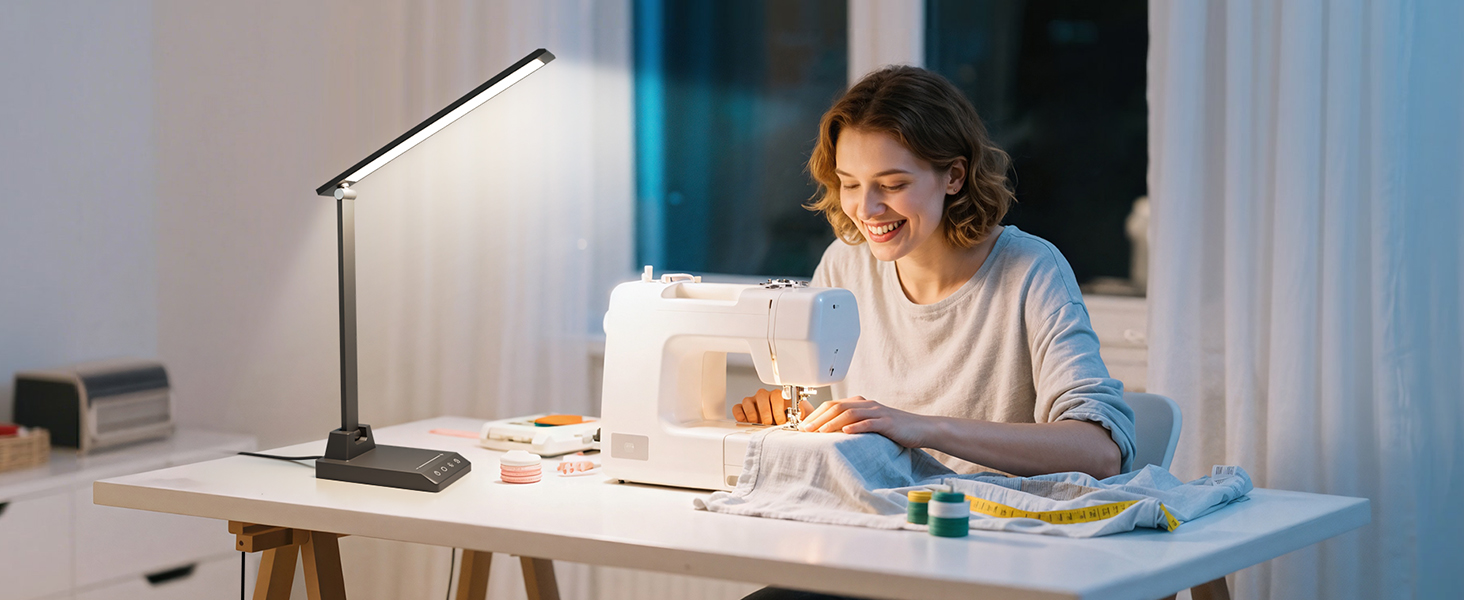 Desk_Lamp_with_USB_Charging_Port_for_Adults