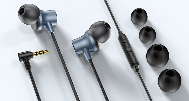 Noise Isolating Earphone with Microphone for iPhone