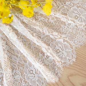 Rose patterned lace tablecloth