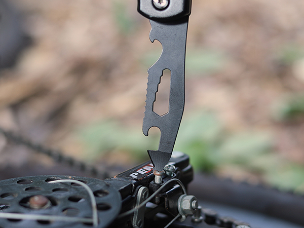 SLOTTED SCREWDRIVER