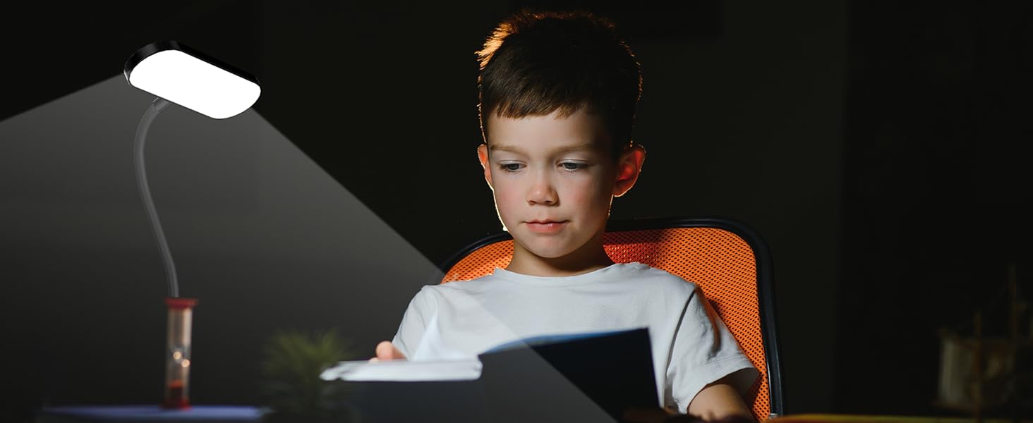 kids_studying_lamp