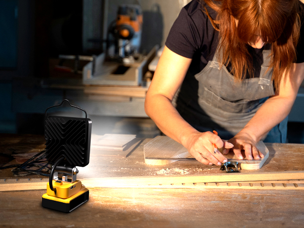 18V/20V MAX Lithium Battery Light