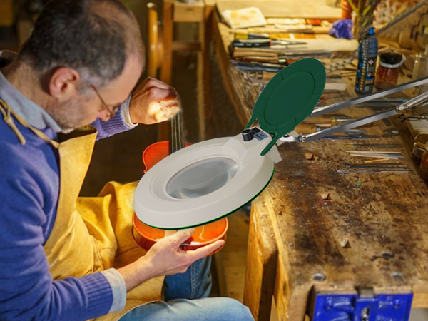 magnifying glass with light