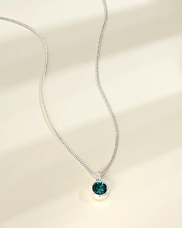 pendant necklace