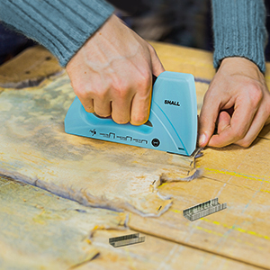 lightweight staple gun