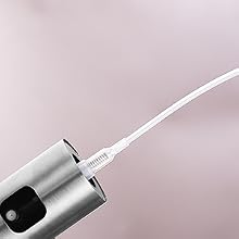ensuring the last drop of oil is effortlessly extracted, reducing residue within the bottle.