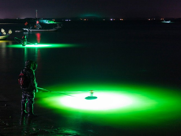underwater light