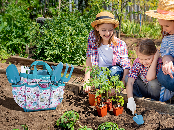 Start gardening with your family with the kid garden tools!