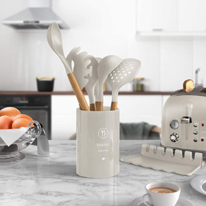 kitchen utensils set
