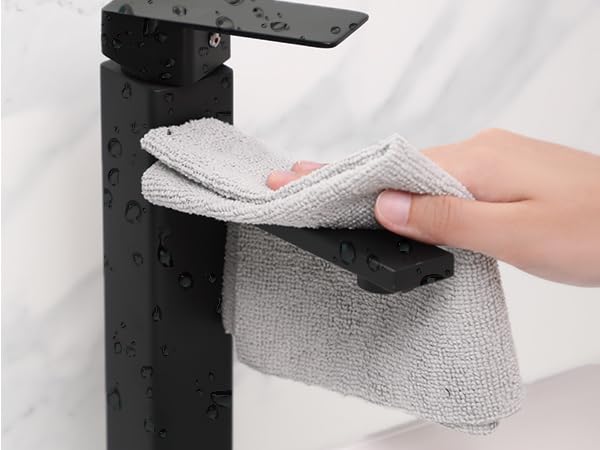 high-absorbency microfiber cleaning cloth tear-off rolls