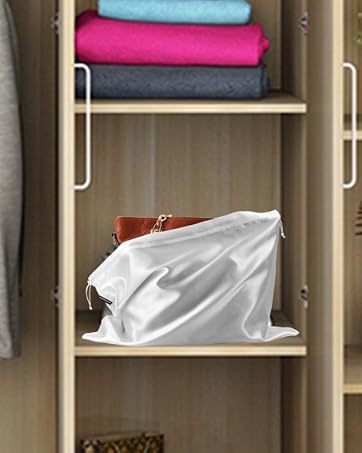 KEEP YOUR WARDROBE ORGANIZED