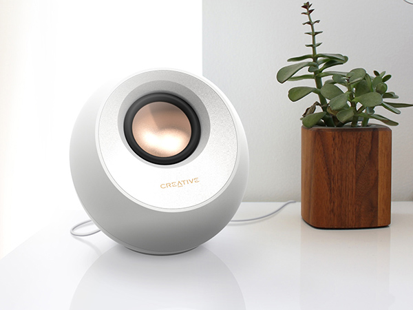 Single USB-C connection