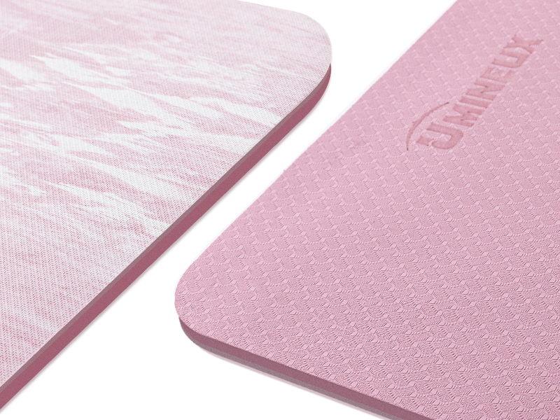 Reversible textured design