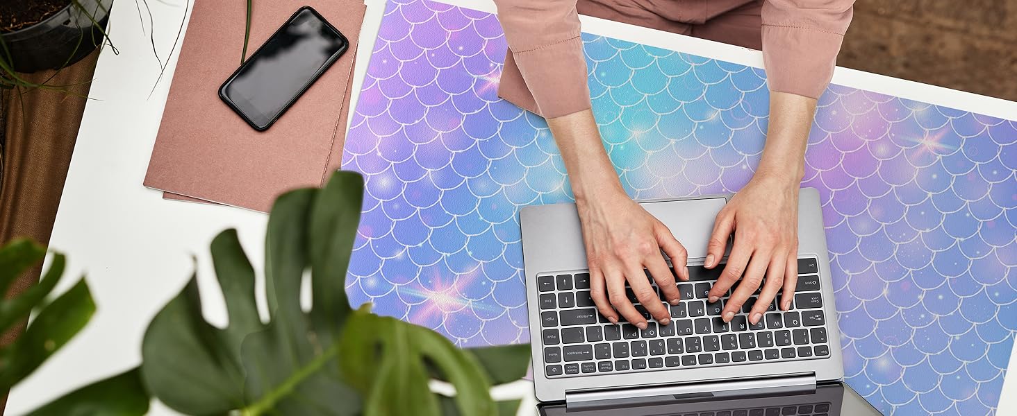 PU Leather Large Mouse Pad - Designed for Comfort and Productivity!