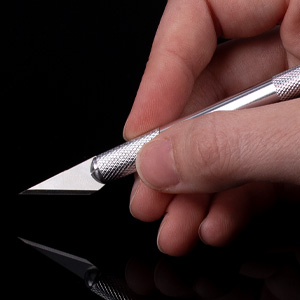 scalpel sharp blade