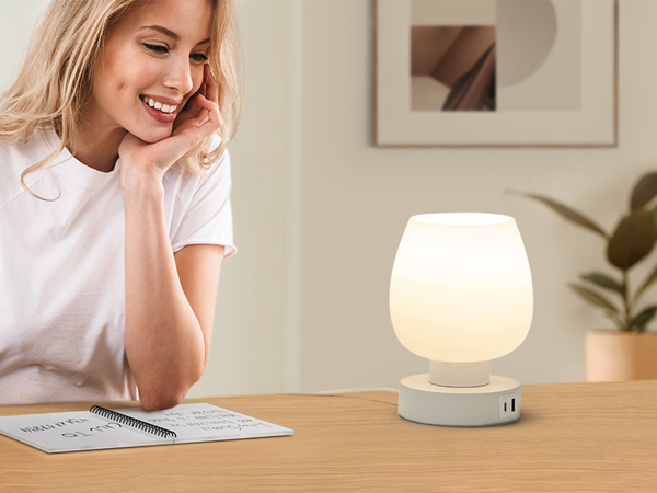 fully dimmable bedside lamp
