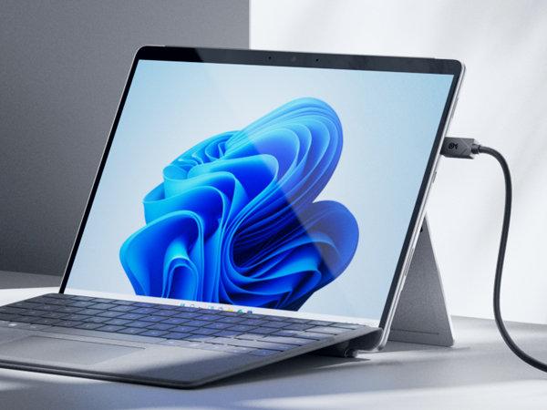 USB4 Cable 3.3 ft Supporting 40Gbps Data, 8K Video, and 100W Charging