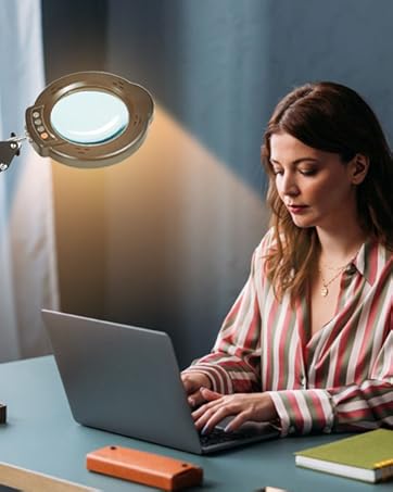 hands free magnifying glass with light