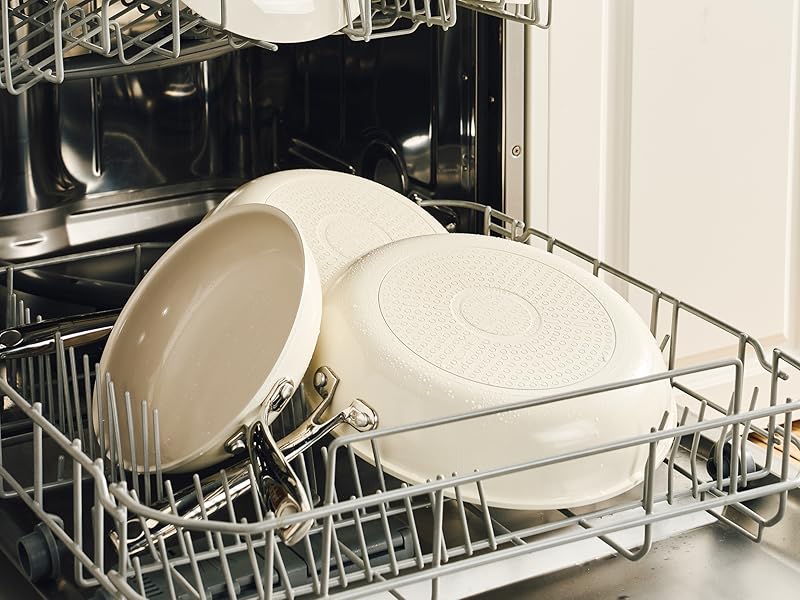 kitchen omelette pan