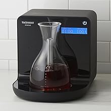 Countertop wine decanter with smart technology