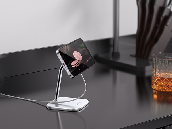 MagSafe Charger Standby Model