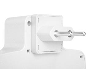 universal adapter plug