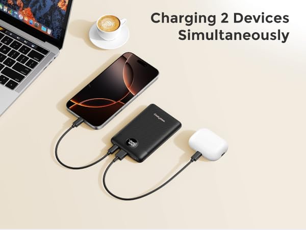 he power bank can charge 2 devices simultaneously