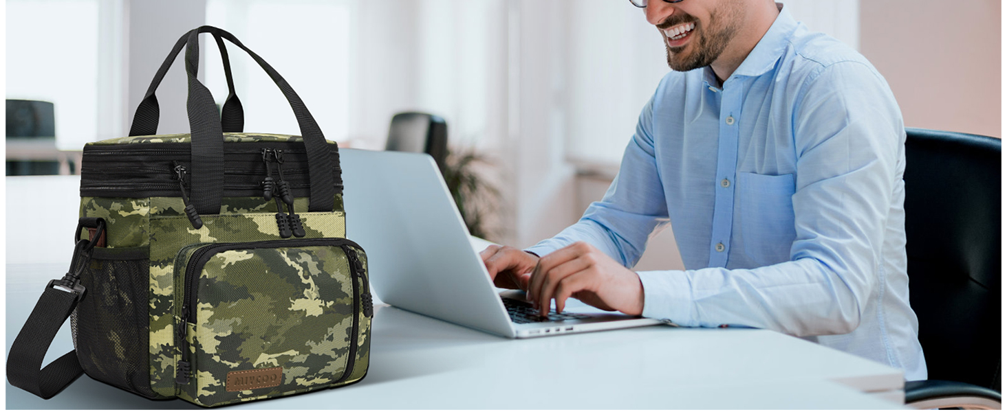 The MIYCOO lunch bag is loved by women. It can be carried handheld or crossbody for an easy commute.