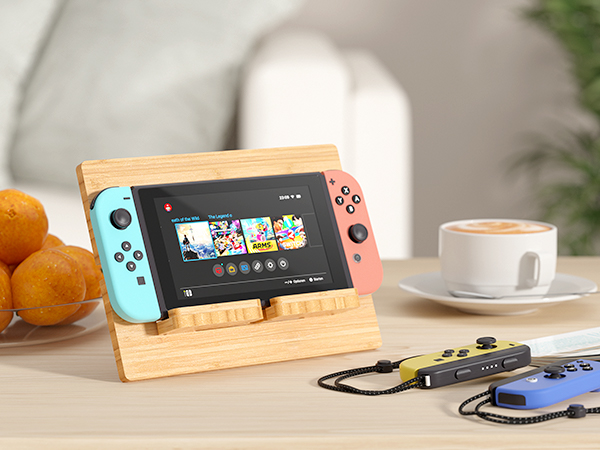 Pezin &amp; Hulin Bamboo Tablet Stand