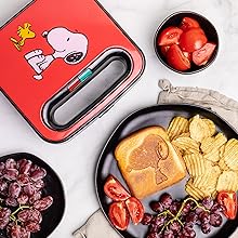 Uncanny Brands Peanuts Grilled Cheese Maker - Make Snoop and Woodstock Sandwiches