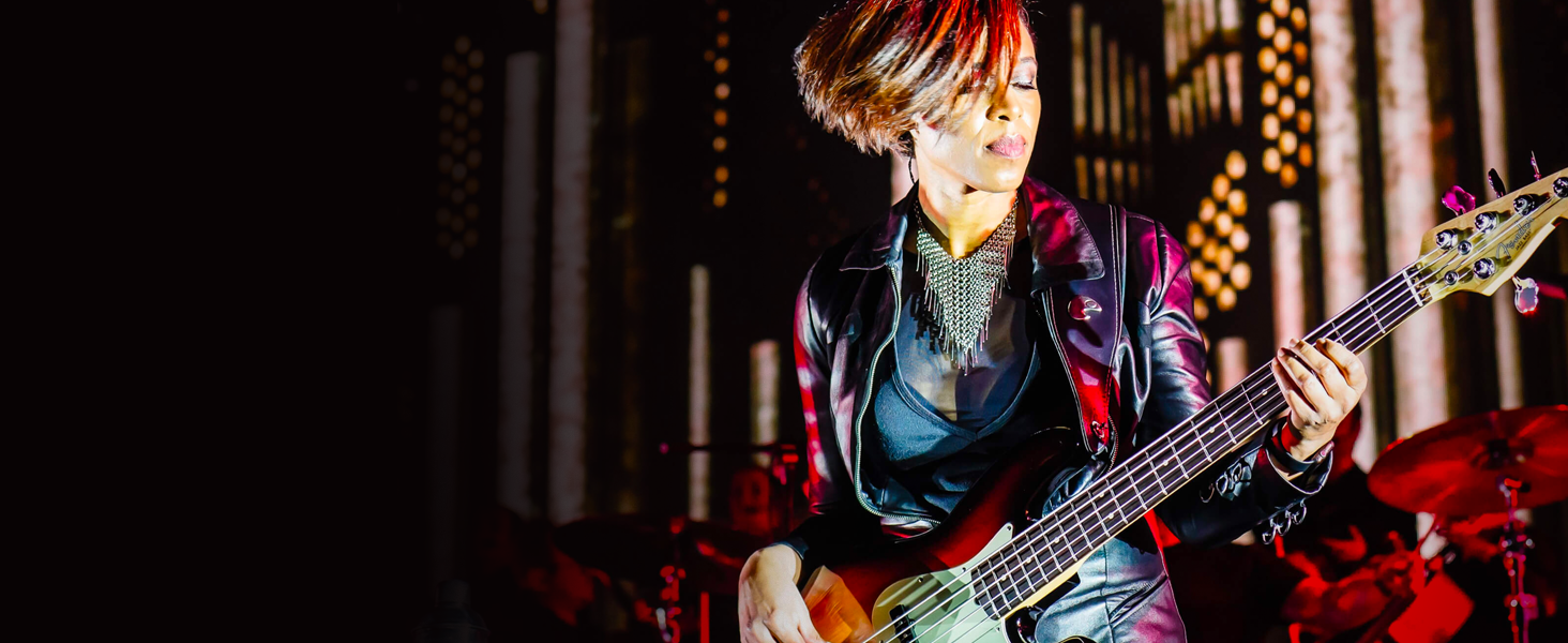 Yolanda Charles Uses Micro Headstock Tuner