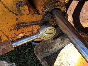 Gland Nut Remover