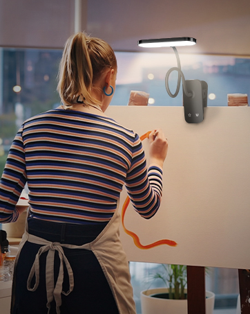 battery powered clip light