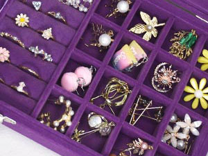 Vicoter Velvet Jewelry Organizer Tray 7 Ring Slots &amp;amp; 16 Grid Compartments Glass Lid Display Case