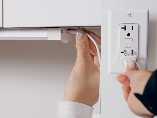 under cabinet lighting plug in
